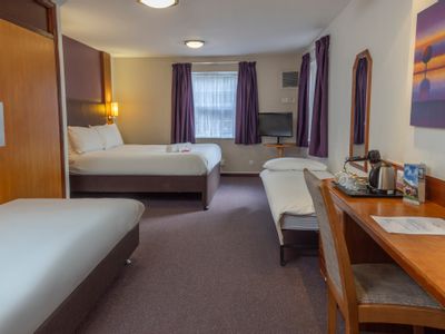 Property Image for Plaza Hotel, Bolton Road, Chorley, PR7 4AB