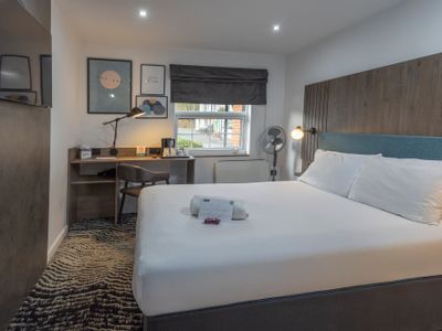 Property Image for Plaza Hotel, Bolton Road, Chorley, PR7 4AB