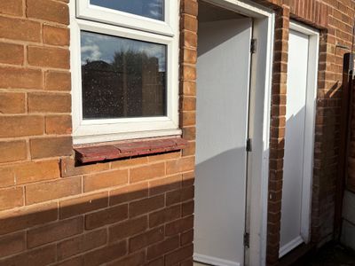 Property Image for 41 St Luke's Rd, Burton upon Trent, Burton-on-Trent DE13 0LN