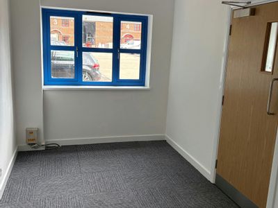 Property Image for Unit 2 Dencora Centre, St Albans, AL1 5HN