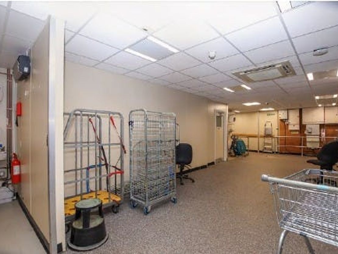 100 Aldershot Road, Church Crookham, Fleet, GU52 8JX
