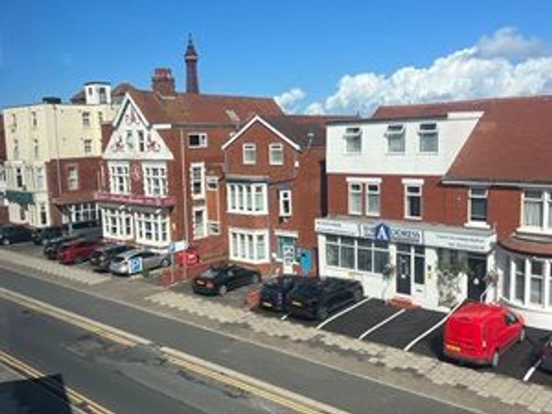 Beachcomber Hotel 78 Reads Avenue, Blackpool, FY1