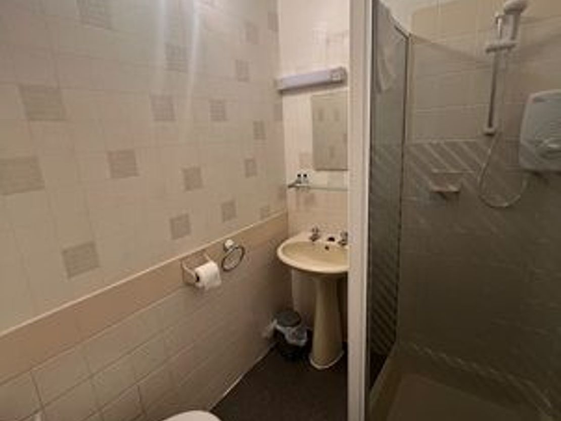 Beachcomber Hotel 78 Reads Avenue, Blackpool, FY1