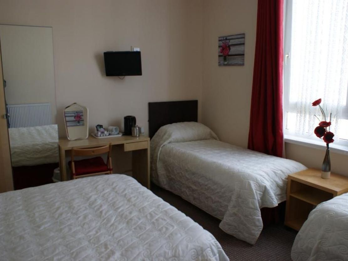 Beachcomber Hotel 78 Reads Avenue, Blackpool, FY1