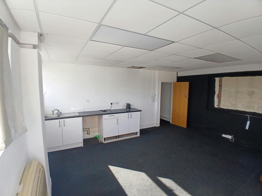 First Floor 218/220, 218 Hutton Road, Shenfield, Brentwood, CM15 8NR
