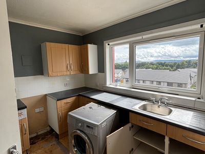 Property Image for 28 Deans South, Deans, Livingston, West Lothian, EH54 8DP
