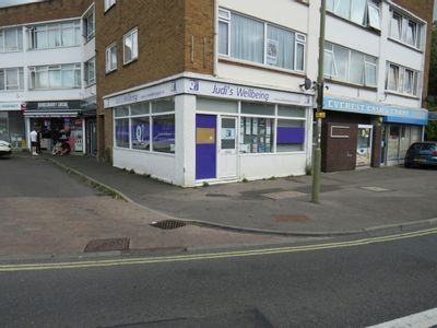 Property Image for 86 Cove Road, Farnborough, GU14 0EU