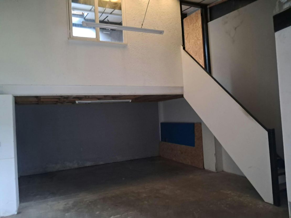 Unit 30, Longshot Industrial Estate, Longshot Lane, Bracknell, RG12 1RL