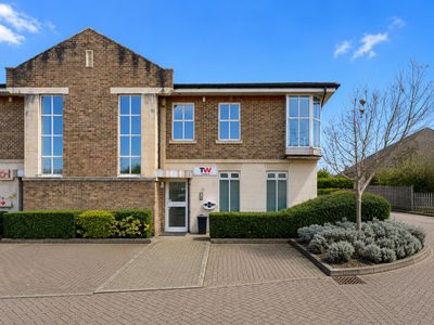 Property Image for 9 Shirwell Crescent, Furzton, Milton Keynes, Buckinghamshire, MK4 1GA