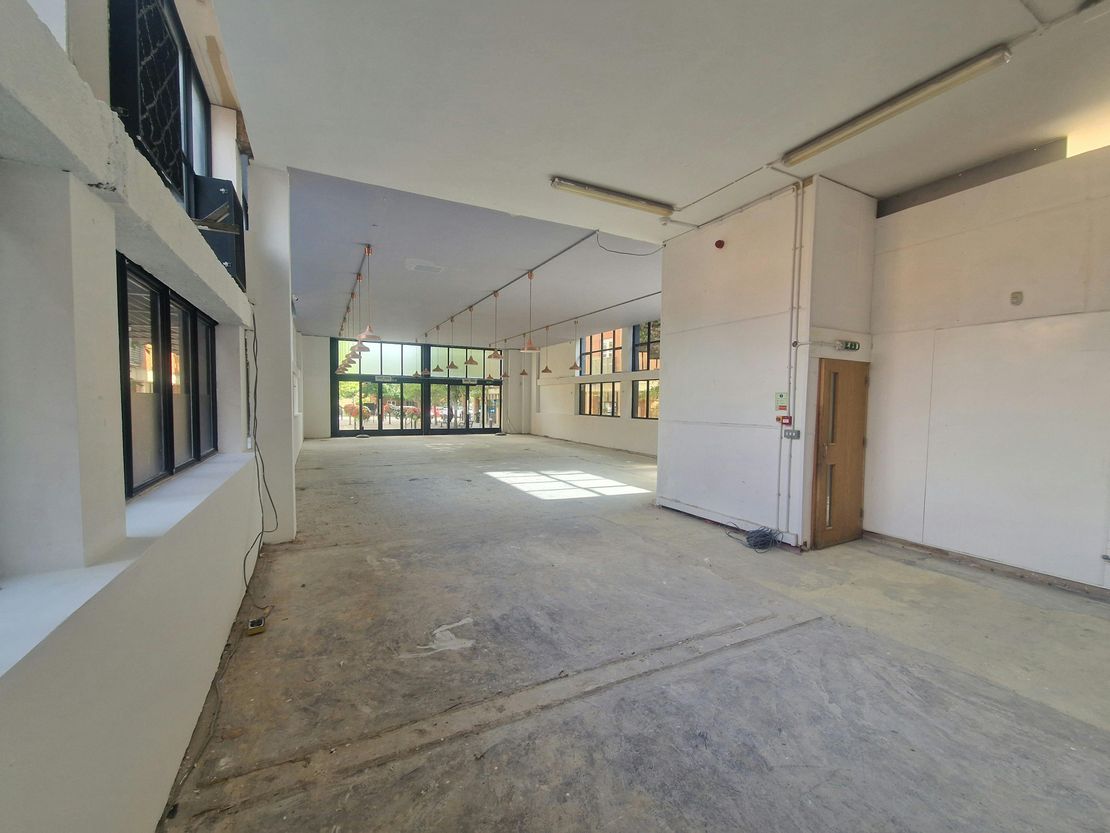 Unit D, South Square, Knowle Village, Fareham, PO17 5FL