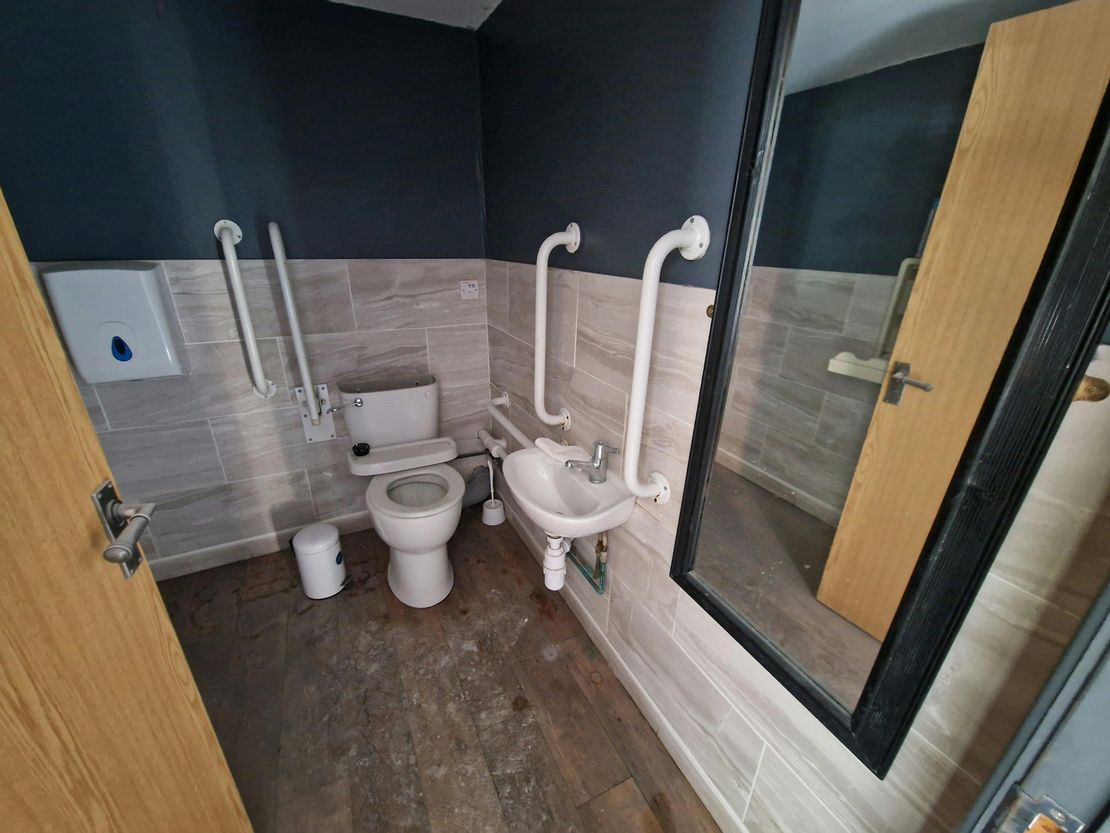 Unit D, South Square, Knowle Village, Fareham, PO17 5FL
