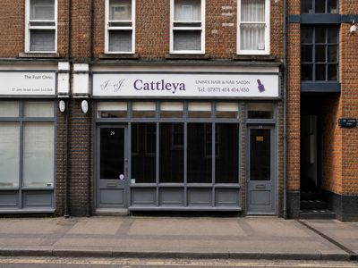 Property Image for 29 John Street, Luton, Bedfordshire, LU1 2JG