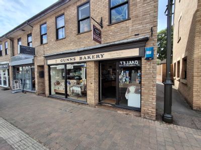 Property Image for 12 Hitchin Street, Biggleswade, Bedfordshire, SG18 8AX