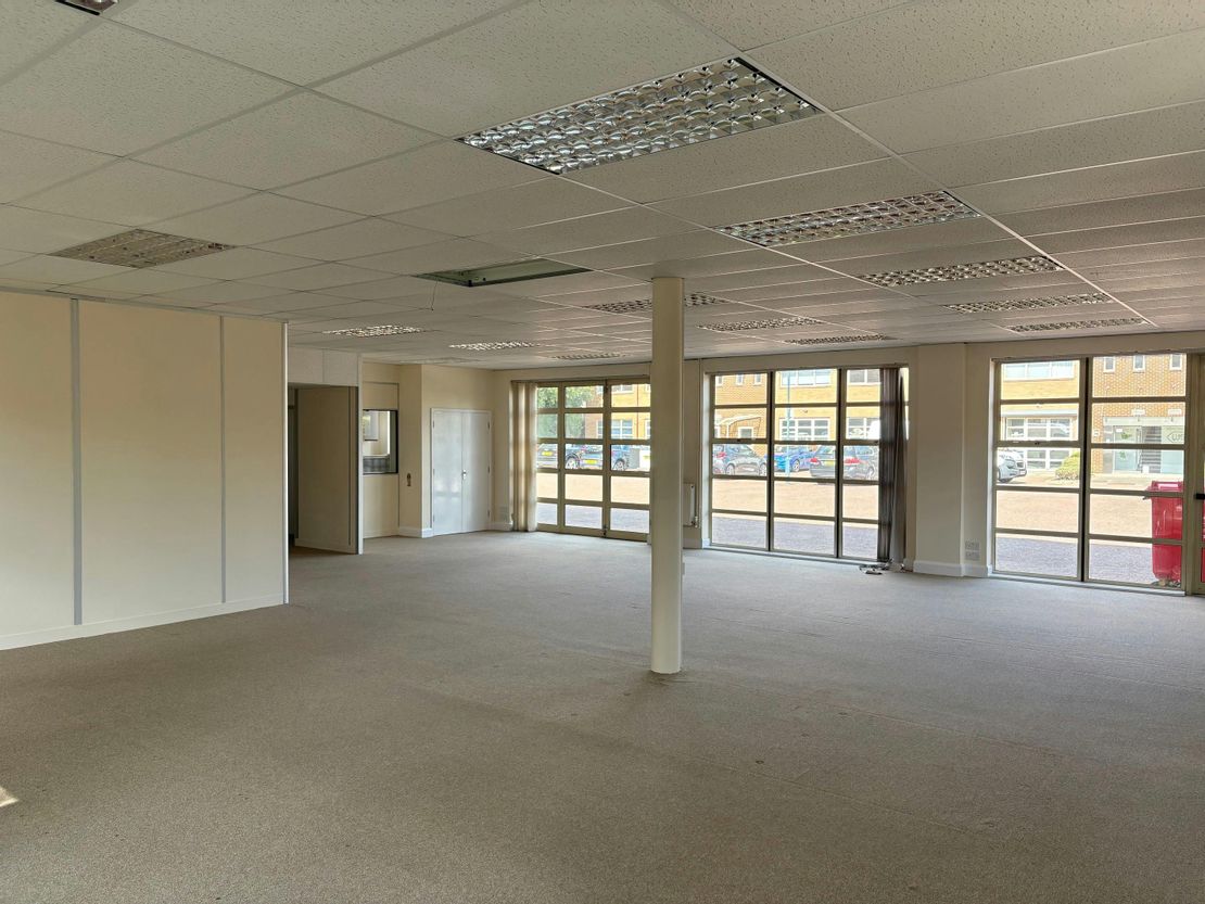 1 Stroud Business Centre, Park Street, St Albans, AL2 2NJ
