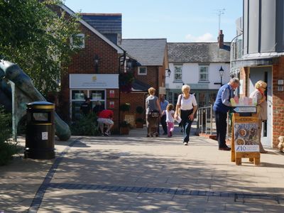 Property Image for 39 The Hundred, Romsey, Hampshire, SO51 8GE