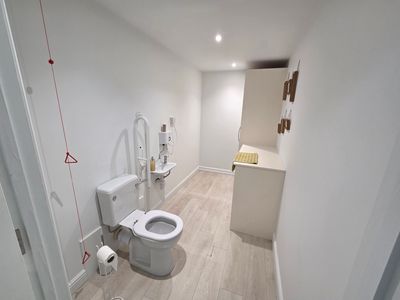 Property Image for Ground Floor Retail Unit To Let, 8 Bartholomew Street, Newbury, West Berkshire, RG14 5LL