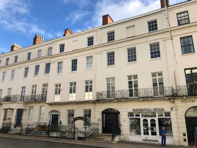 Property Image for 9 Parade, Leamington Spa, CV32 4DG