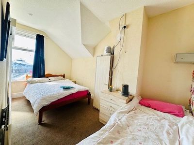 Property Image for The Hawkes Hotel, 4 Station Road, Blackpool, FY4
