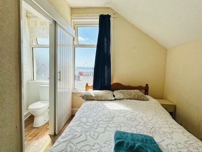 Property Image for The Hawkes Hotel, 4 Station Road, Blackpool, FY4