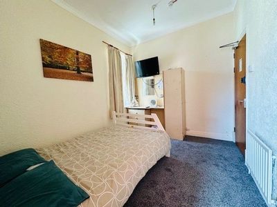 Property Image for The Hawkes Hotel, 4 Station Road, Blackpool, FY4