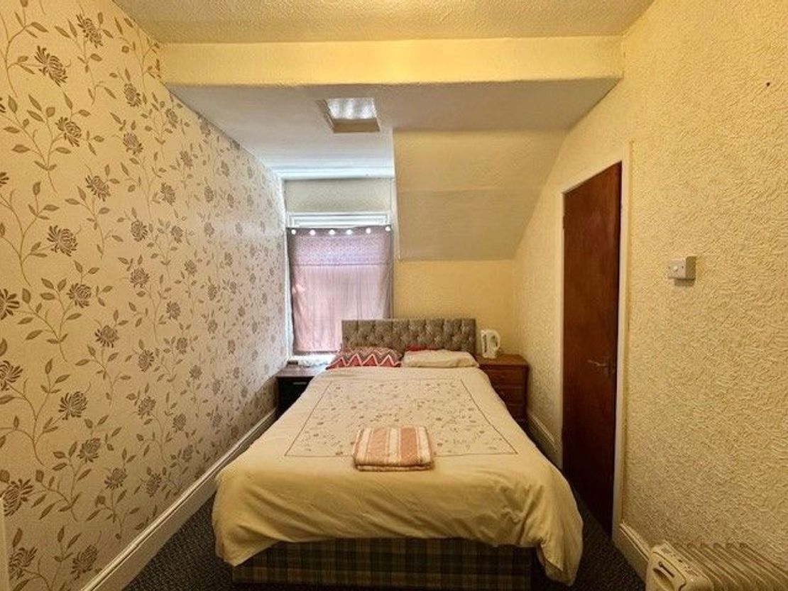 The Hawkes Hotel, 4 Station Road, Blackpool, FY4
