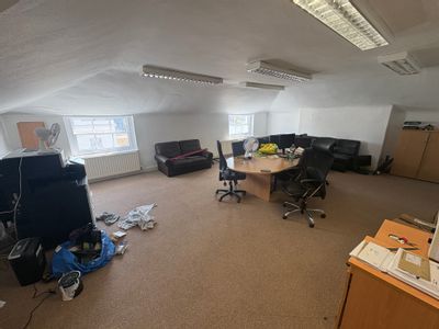 Property Image for 30 Carlton Crescent, Southampton, Hampshire, SO15 2EW
