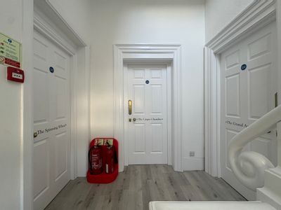 Property Image for 30 Carlton Crescent, Southampton, Hampshire, SO15 2EW