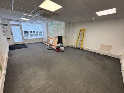 Property Image for 98 Winchester Road, Chandler's Ford, Eastleigh, Hampshire, SO53 2GJ