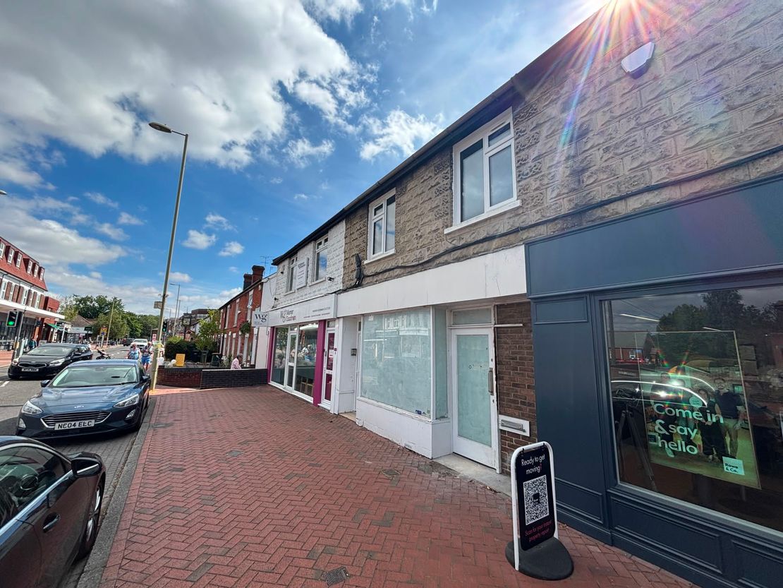 98 Winchester Road, Chandler's Ford, Eastleigh, Hampshire, SO53 2GJ