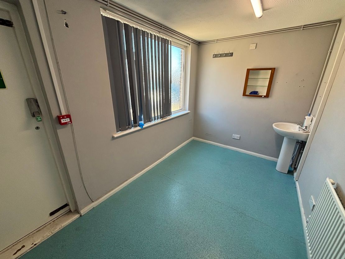 60 Northern Road, Cosham, Portsmouth, Hampshire, PO6 3DX