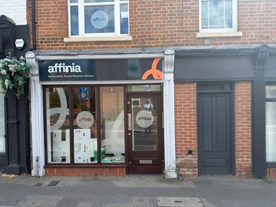 Property Image for 6 Hermitage Road, Woking, GU21 8TB