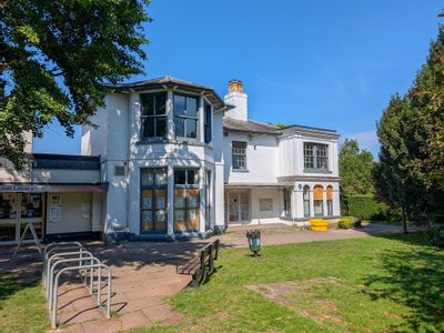Property Image for Charnwood House, Paynes Park, Hitchin, Hertfordshire, SG5 1EW