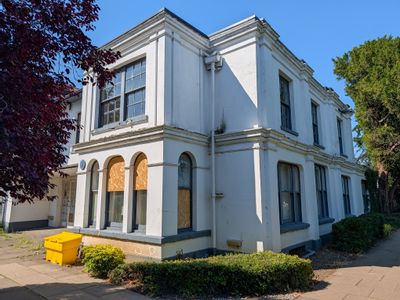 Property Image for Charnwood House, Paynes Park, Hitchin, Hertfordshire, SG5 1EW