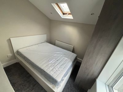 Property Image for Flat 3, 42-44 Millbrook Road East, Southampton, Hampshire, SO15 1HY