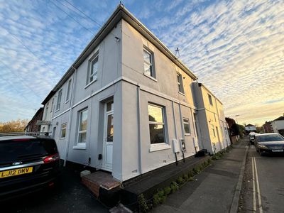 Property Image for Flat 3, 42-44 Millbrook Road East, Southampton, Hampshire, SO15 1HY