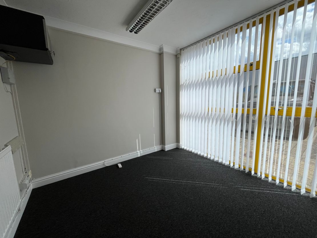 Unit 9 Alpha Business Park, Whitehouse Road, Ipswich, Suffolk, IP1 5LT