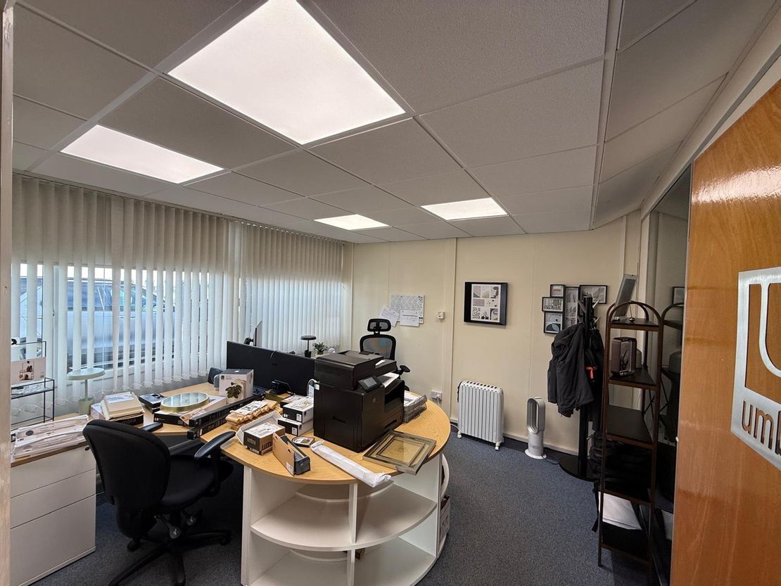 Francis House, Coventry Road, Burbage, Hinckley, LE10 2HL