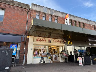Property Image for 18 Queens Road, Nuneaton, Warwickshire, CV11 5JW