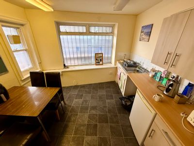Property Image for 39 Newdegate Street, Nuneaton, Warwickshire, CV11 4ER