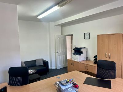 Property Image for 9 Queensgate, Grenoside, Sheffield, S35 8QL