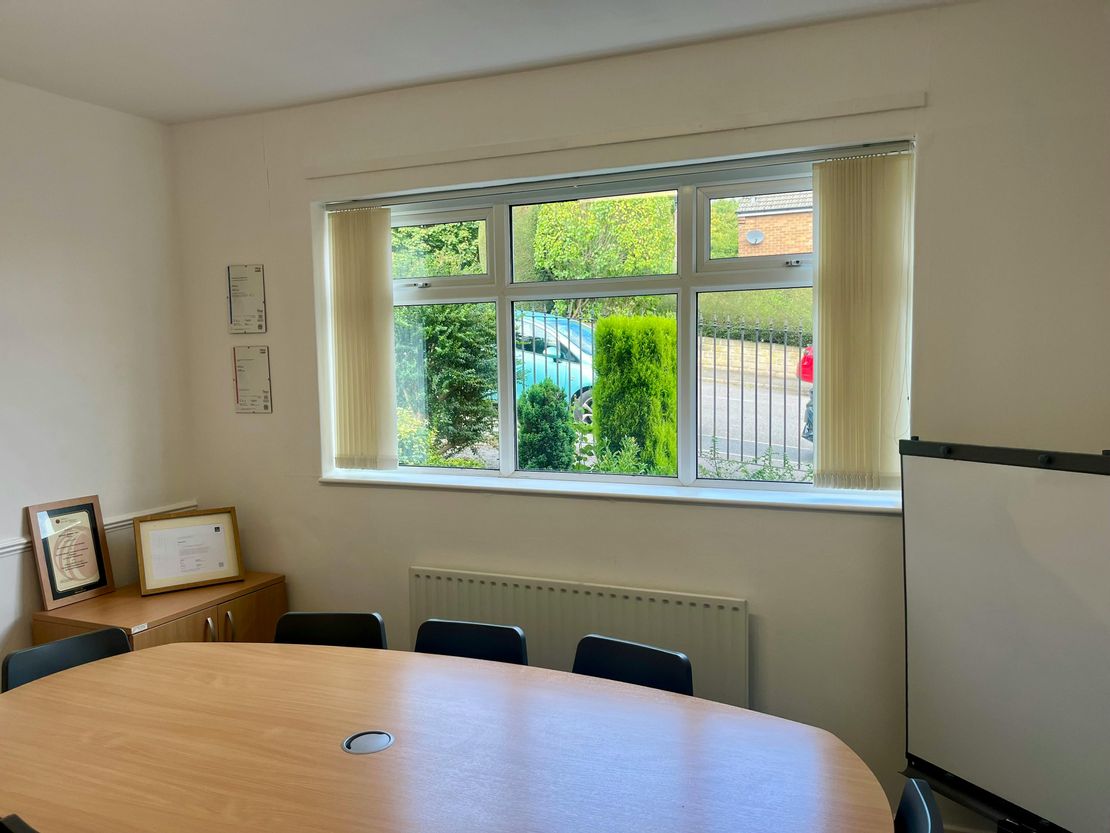 9 Queensgate, Grenoside, Sheffield, S35 8QL