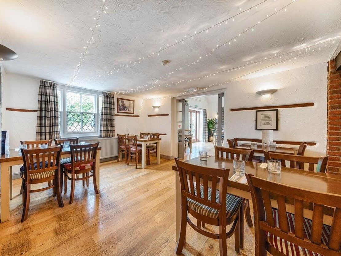 The Fox & Hounds, Oxford Road, Donnington, Newbury, RG14 3AP
