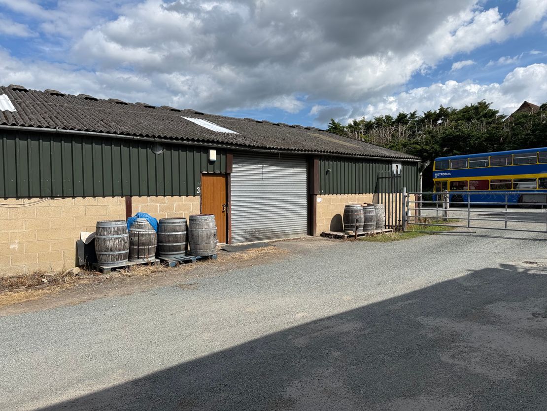 Unit 3 Link Farm, Storrington Road (A283), Pulborough, West Sussex, RH20 2EL