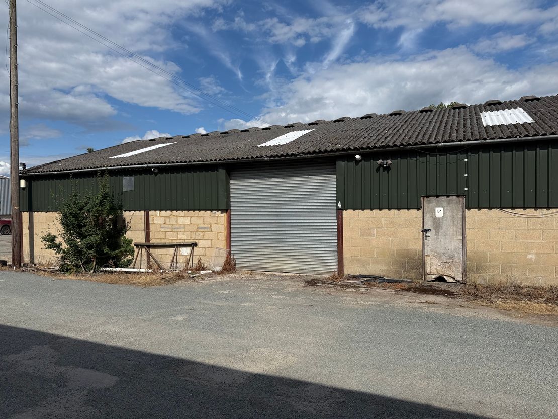 Unit 3 Link Farm, Storrington Road (A283), Pulborough, West Sussex, RH20 2EL