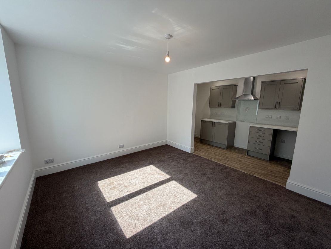 Flat 6 Dearne Court House, 155 Wakefield Road, Huddersfield, Scissett, HD8 9HR