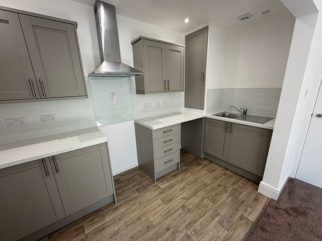 Flat 6 Dearne Court House, 155 Wakefield Road, Huddersfield, Scissett, HD8 9HR