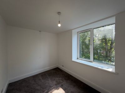 Property Image for Flat 6 Dearne Court House, 155 Wakefield Road, Huddersfield, Scissett, HD8 9HR