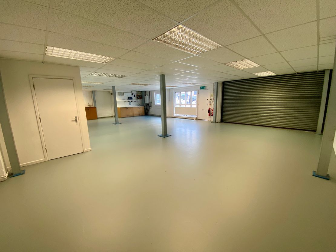 Unit 8, Thames Industrial Estate, High Street South, Dunstable, Bedfordshire, LU6 3HL
