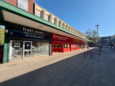 Property Image for 20 Bedford Square, Houghton Regis, Dunstable, Bedfordshire, LU5 5ES