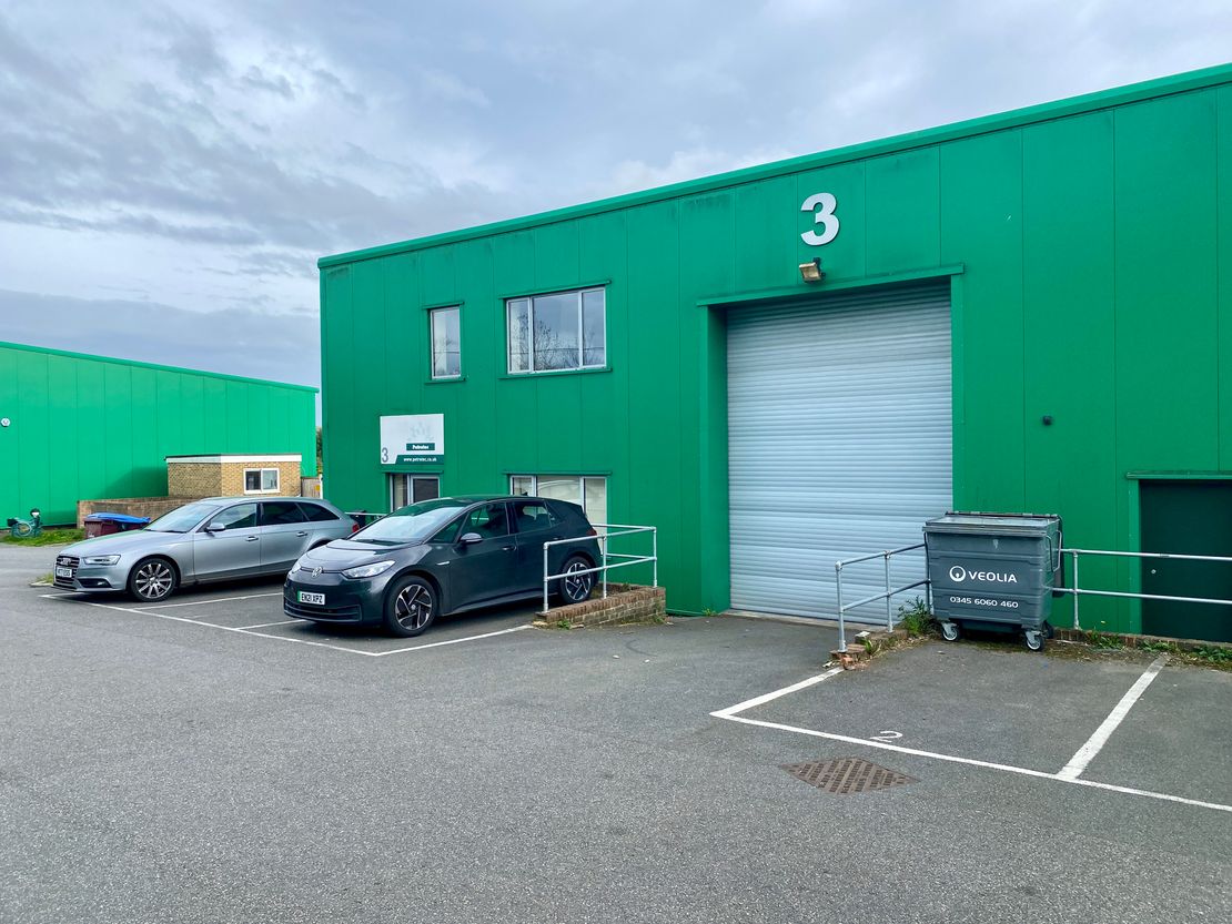 Unit 3, Lantern Commercial Centre, London Road, Flamstead, St. Albans, AL3 8HG